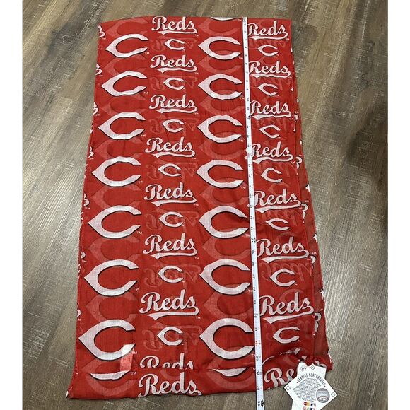 Cincinnati Reds Infiniti Scarf Fashion Winter Neck NEW MLB Logo 19x70” - Picture 8 of 8